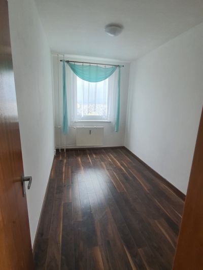 Na prenájom 3 izbový byt KVP s balkónom - 5