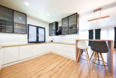 Na predaj: moderný 4-izbový bungalov v obci Nižná Myšľa - 10