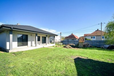 Na predaj: moderný 4-izbový bungalov v obci Nižná Myšľa - 27