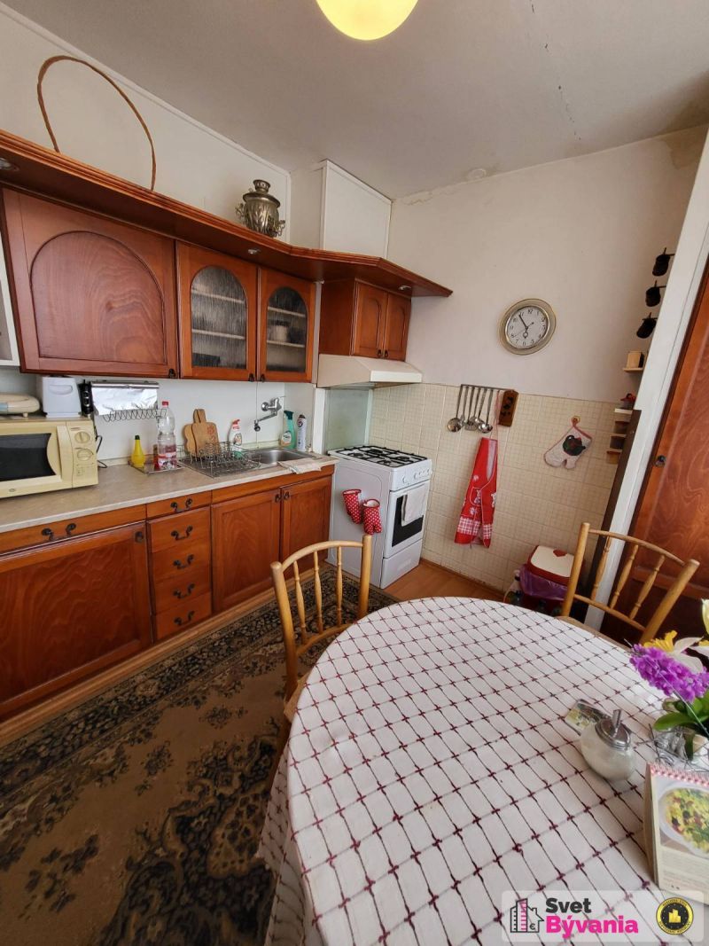 Na PREDAJ 3-izbový byt - Nad Jazerom - 10