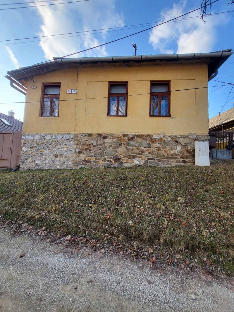 Romantický rodinný dom v pokojnej lokalite - Vyšný Medzev - 32