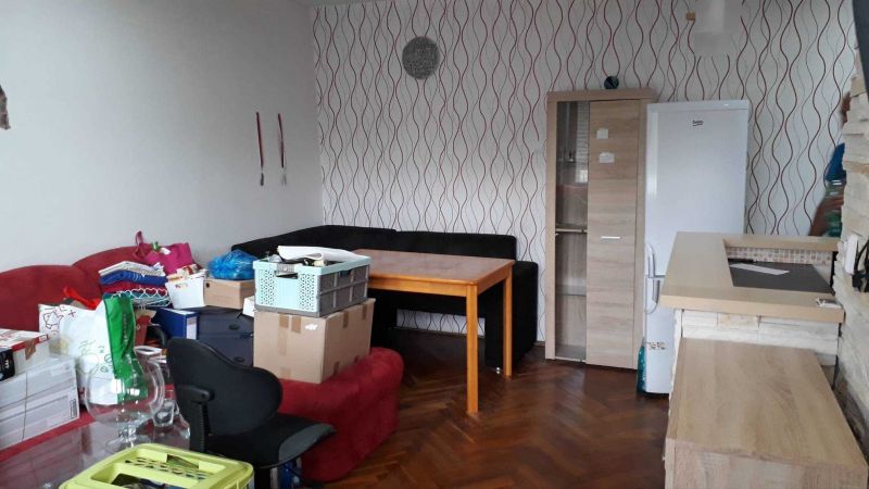 Na predaj tehlový 2,5 izbový byt s dvoma balkónmi - 8