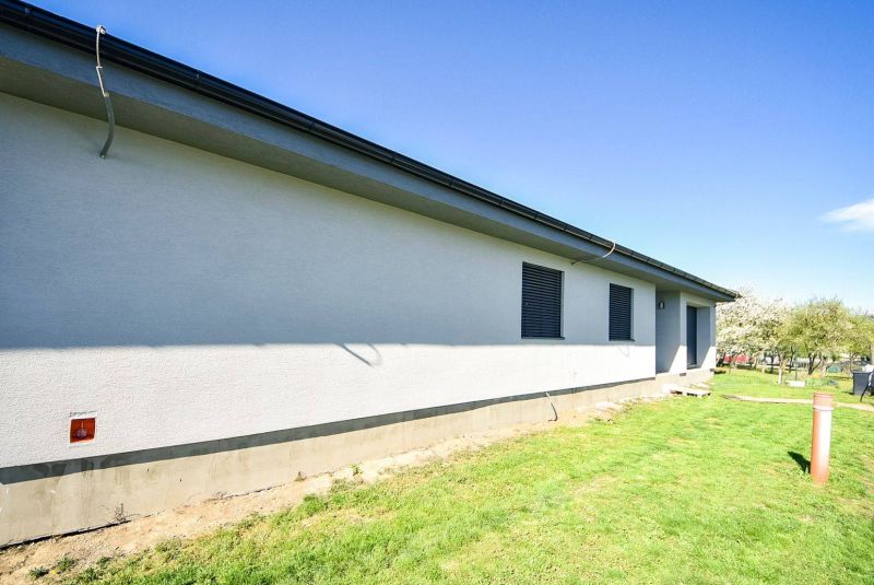 Na predaj: moderný 4-izbový bungalov v obci Nižná Myšľa - 31