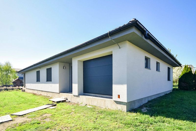 Na predaj: moderný 4-izbový bungalov v obci Nižná Myšľa - 2