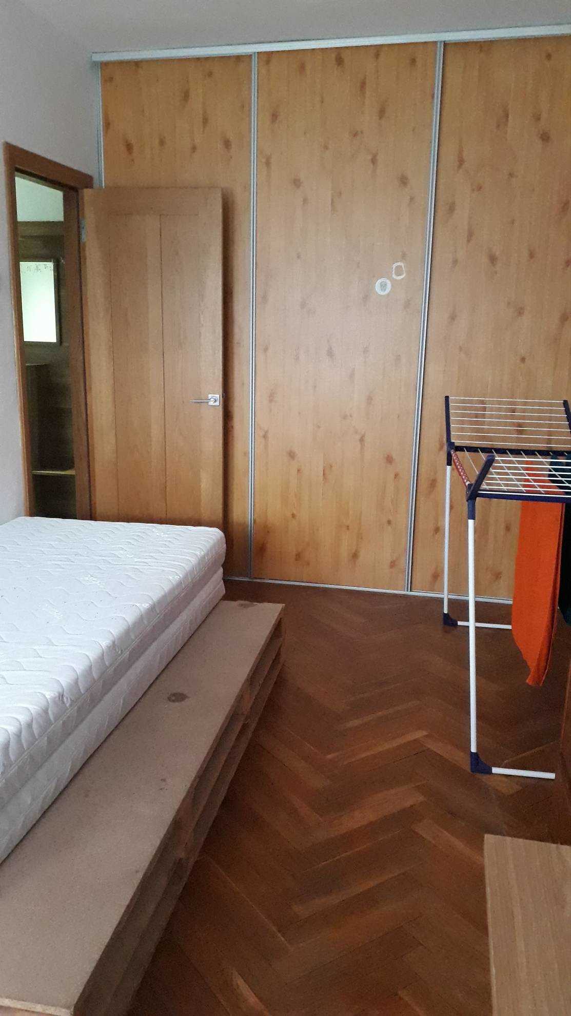 Na predaj tehlový 2,5 izbový byt s dvoma balkónmi - 10