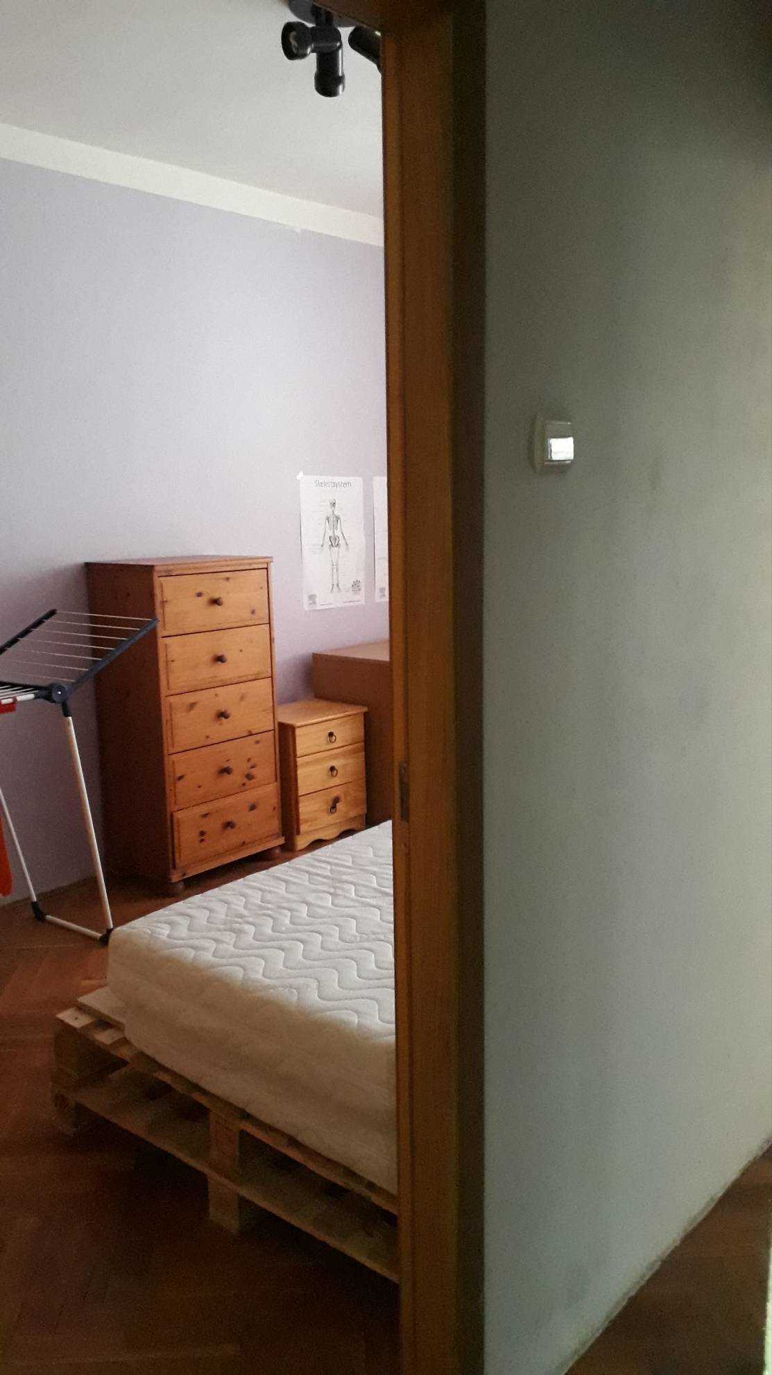 Na predaj tehlový 2,5 izbový byt s dvoma balkónmi - 11