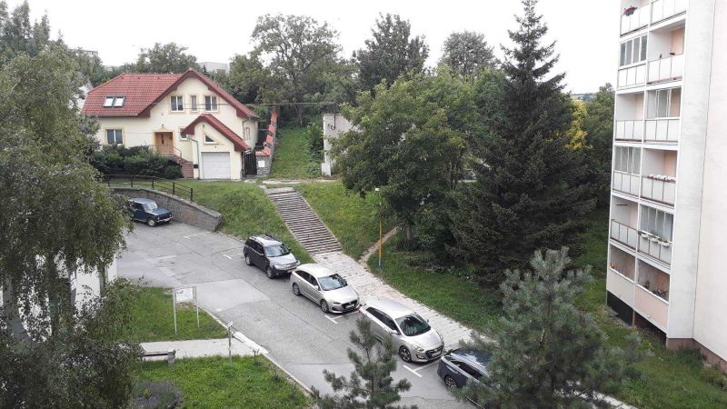Na predaj tehlový 2,5 izbový byt s dvoma balkónmi - 12